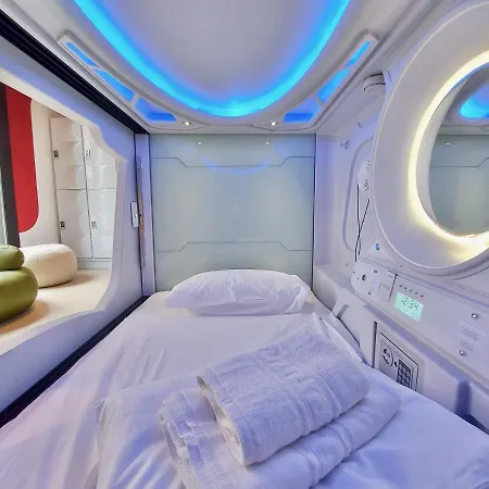 Capsule hotel Atypicap Capsule *