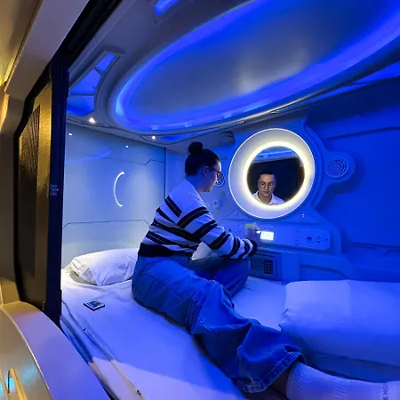 Capsule hotel Atypicap Capsule 2*