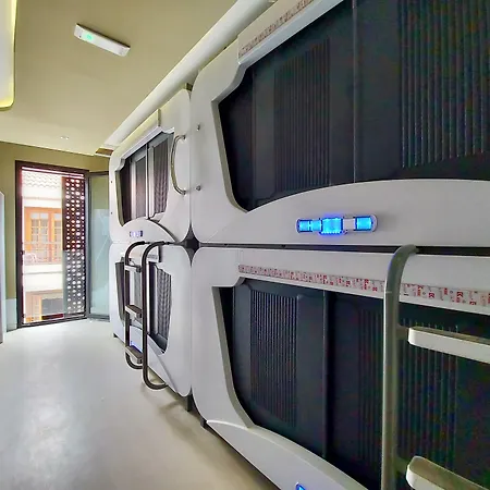 Hotel kapsułowy Atypicap Capsule 2*
