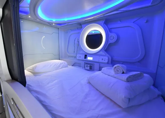 Capsule hotel Atypicap Capsule 2*