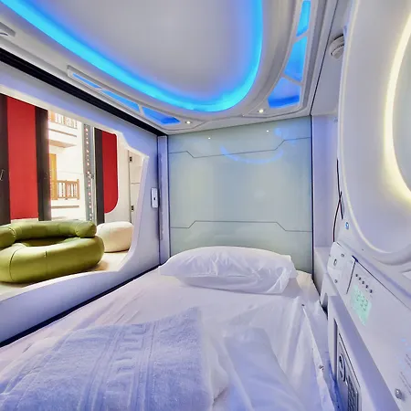 Atypicap Capsule Hotel kapsułowy Puerto de la Cruz (Tenerife)